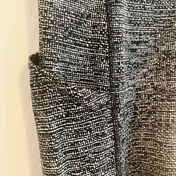 Lululemon Athletica Black and White Leggings High Waist Performance - Picture 3 of 9